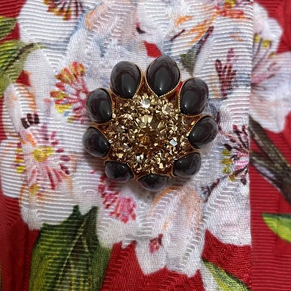 Dolce & Gabbana Red Jacquard Coat with Cherry Blossoms and Fur Collar - Picture 6 of 11